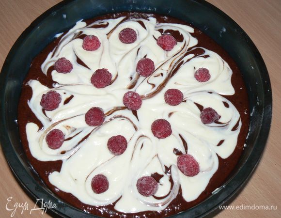 – разложить ягодки 
запекать минут 40 при 200 гр.
(ягод положите побольше)