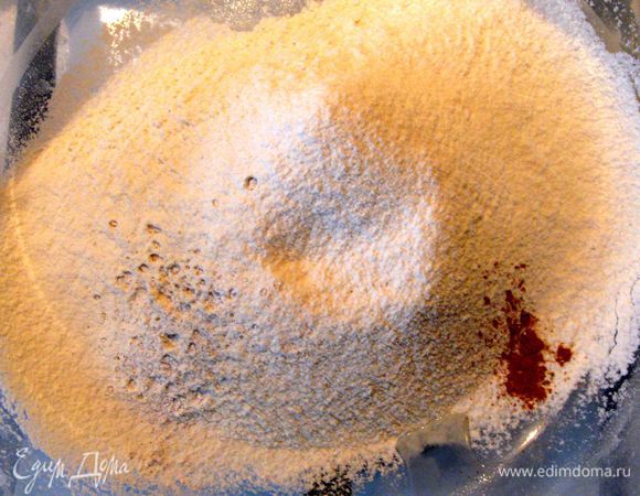 Просеять муку, добавить корицу. 