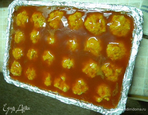 Запекать до готовности при 180 в духовке. (с томатным соусом)