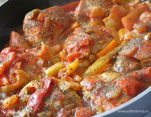 затем накрыть крышкой, тушить на слабом огне 25-30 минут до готовности.