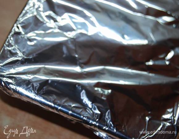 Накроем фольгой и отправим в разогретую до 180-190градусов духовку на 30-40 минут.