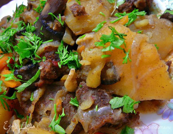 Отправить в разогретую до 160-170гр.духовку и готовить 3,5 часа.При закрытой крышке.