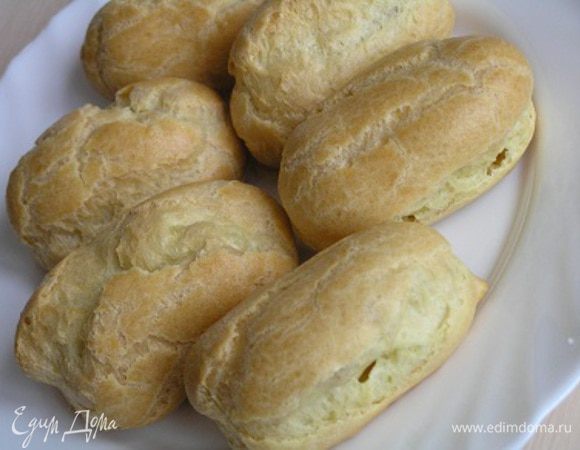 Выпекать в разогретой до 210*С духовке в течение 25-30 минут до румяного цвета. Остудить.