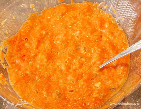 соединить с яйцом.