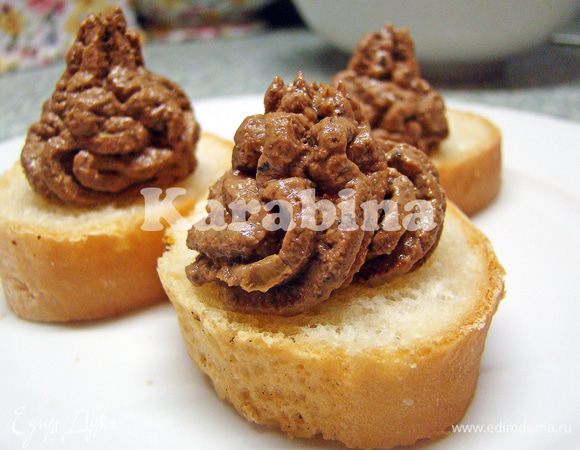 * и оказалось довольно не просто сфотографировать паштет аппетитно. надеюсь мне удалось, хоть самую малость :) 