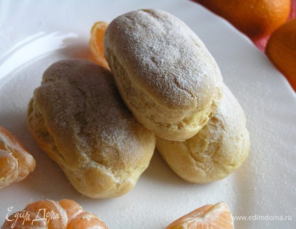 Перед подачей посыпать сахарной пудрой.