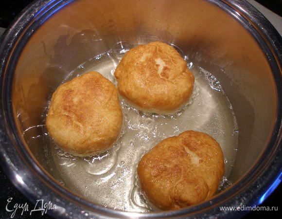 Вот до такого, примерно, цвета обжариваем. И все, - посыпаем сахарной пудрой.