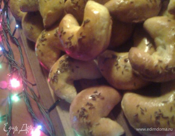 Получилось из 2/3 теста 32 пирожка.Хватит на всех!