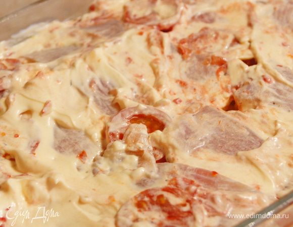 Смазать все майонезом.