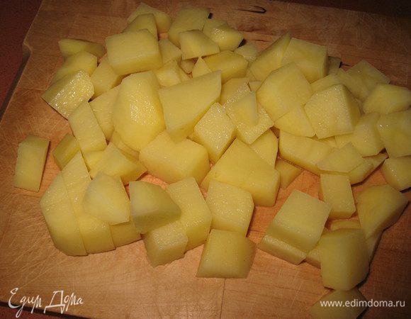 Режем картошку кубиком