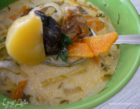 Пока не начался пост, можно добавить сметану. Приятного аппетита!