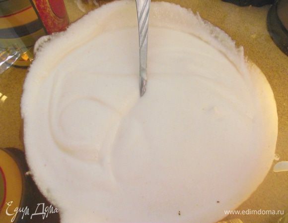 Творог тщательно взбить с ингредиентами для творожного слоя, так чтобы не было крупинок это ОЧЕНЬ важно!