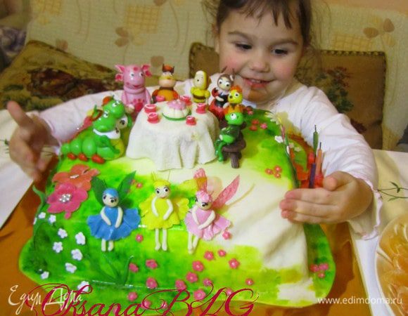 Дарим торт ребенку)