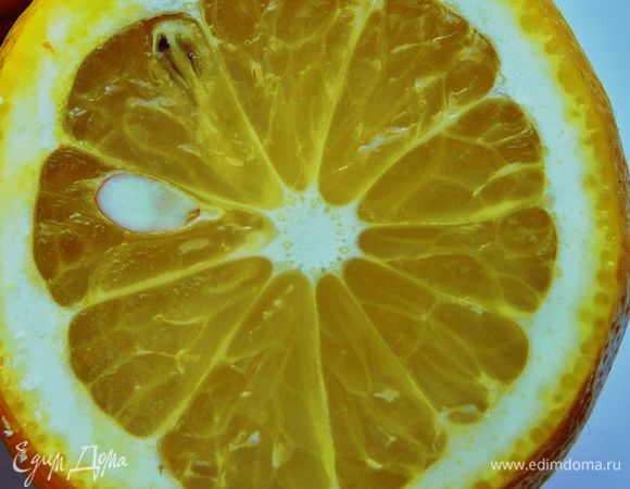 Какао.Можно и без какао,вкуса оно там не дает,его добавляют для цвета.Лимонный сок.