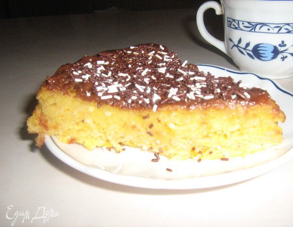 Вкуснейший, нежнейший тортик! При выпечке наполняет уютным ароматом всю квартиру. Наслаждайтесь. Приятного аппетита!