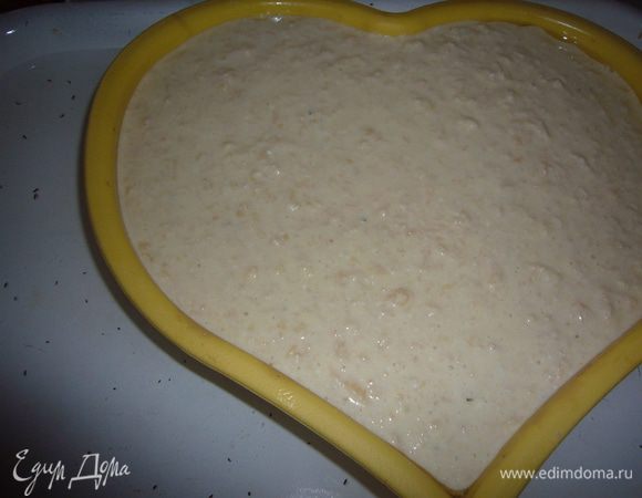 Влить тесто в форму и поставить в разогретую духовку на 40 мин/180 г