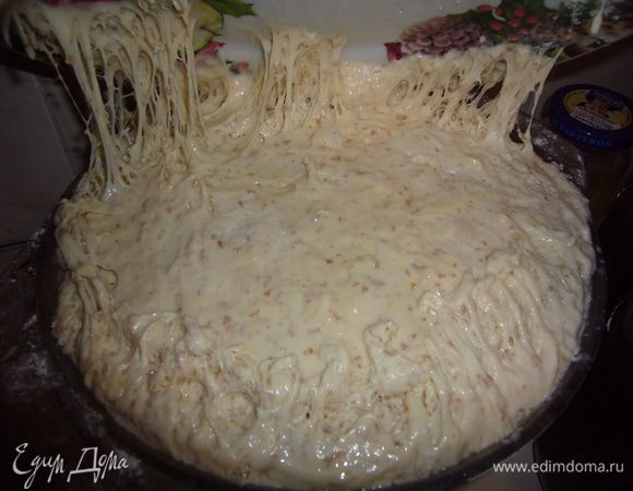 Смешать дрожжи с тёплым молоком+ сахар.оставить на 20 мин,затем смешать с яйцом,маслом,отрубями и влить в просеянную муку.поставить в тёплое место на 40 мин.