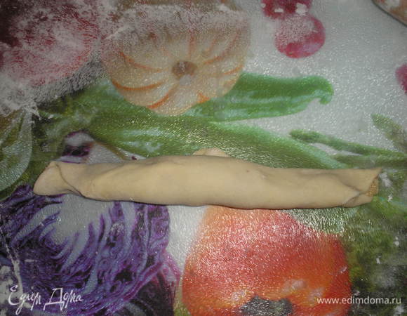 Сворачиваем в рулет.