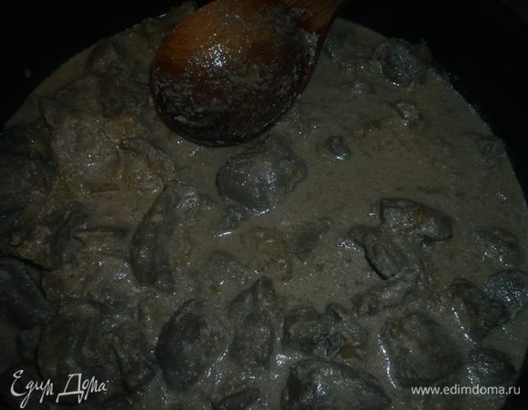 за 5 минут до окончания приготовления посолить. Мультиварка запищит - нежнейшая печень готова:-