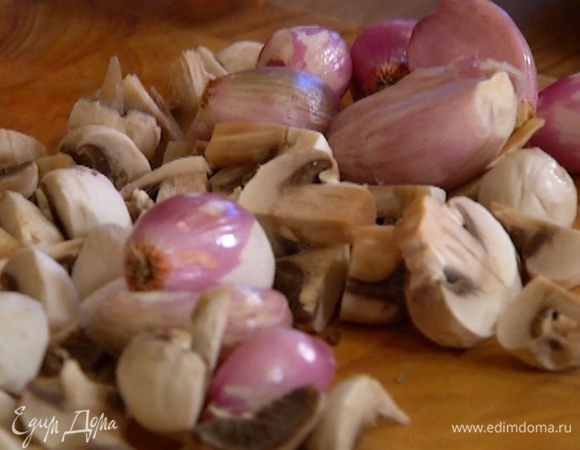 Лук-шалот почистить.