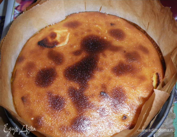 Выпекаем еще 25-30 минут до золотисто-бронзового цвета нашего пирога.
