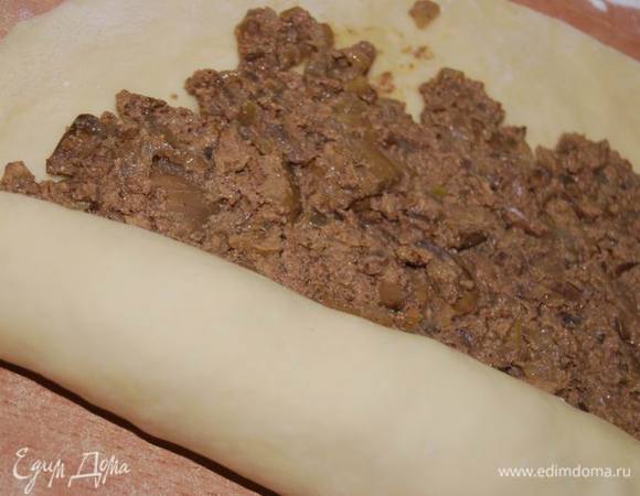 Скатываем в рулет.