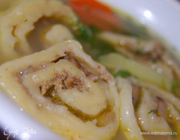 Если вы любите суп с поджаркой,приготовьте ее на свой вкус -будет еще вкуснее! Готовый суп посыпаем зеленью. Можно подать сметану.