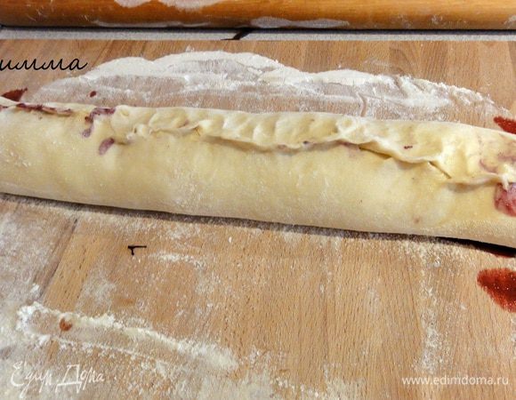 …и свернуть в рулет.