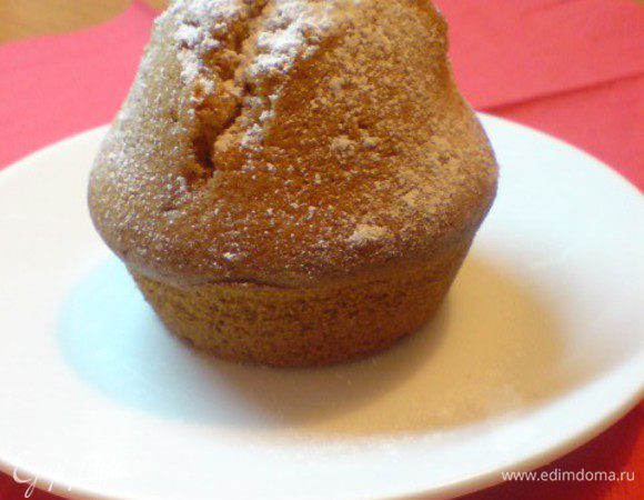 Готовые кексы по желанию присыпать сахарной пудрой.