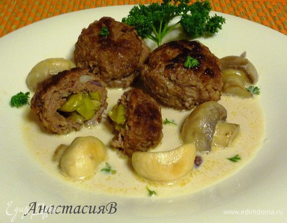 Петрушку порубить и при подаче посыпать ею блюдо. Приятного аппетита!