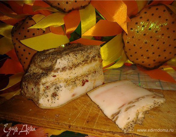 соль, 
черный перец 
чеснок 
лаврушка(измельчить) 
делаем все также... 