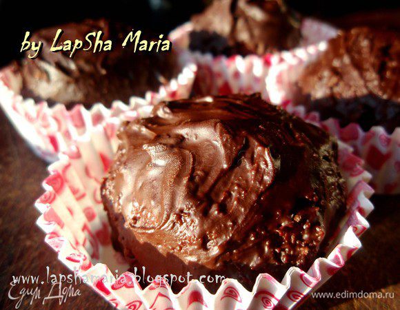 Вот такие симпатичные конфетки-пироженки получаются. Приятного аппетита! 