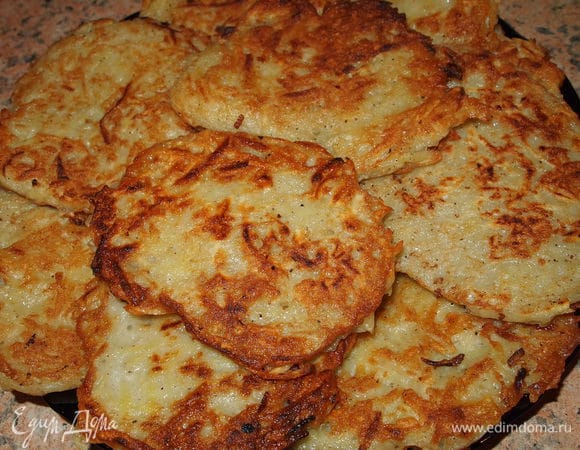 Для дранников - смешать все вышеперечисленные ингридиенты........тесто д.б. такой консистенции, как на оладьи. Дранники должны получиться не грубыми (НЕ ПЕРЕУСЕРДСТВОВАТЬ С МУКОЙ).