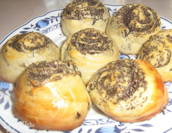 Разливаем чай и потчуем)