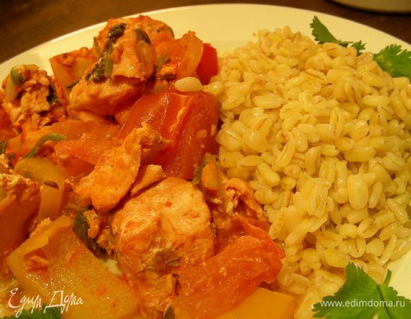 И готовим при 180 гр минут 40 до мягкости овощей. Подаем с гарниром по Вашему вкусу, у меня был булгур. Приятного аппетита))