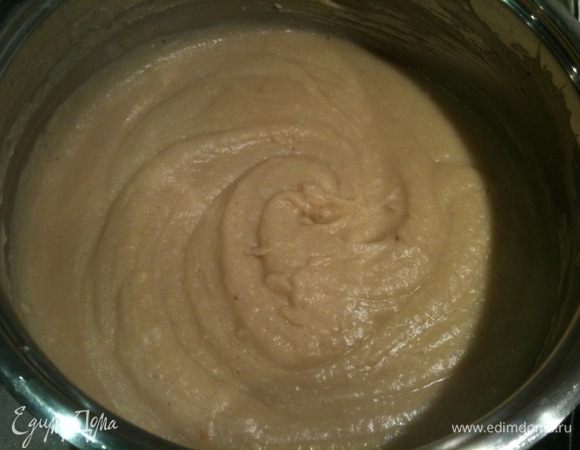 Овощи и фасоль измельчить блендером до состояния однородного пюре...