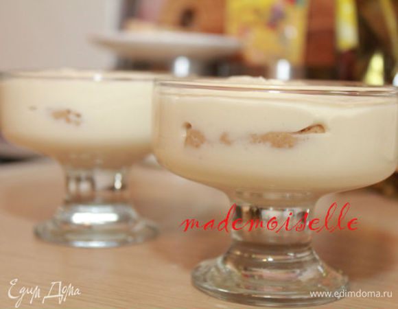 Накрываем оставшимся кремом, присыпаем какао. Ставим в холодильник минимум на 4 часа. Приятного аппетита! Бесподобного Вам Валентина!