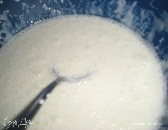 добавить сметану,уксус.Перемешать.