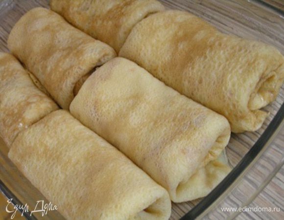 аккуратно завернуть и уложить в смазанную маслом форму для выпечки.