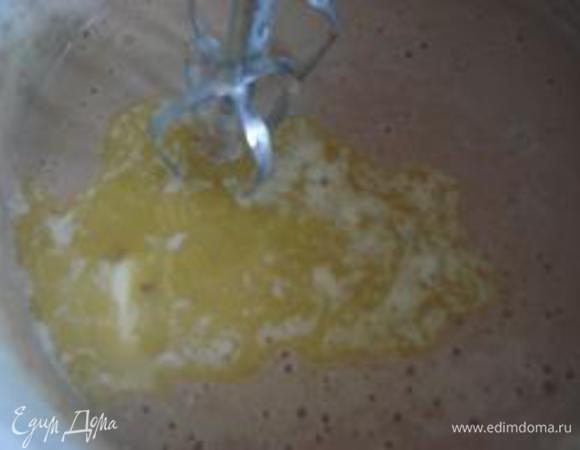 Растопить 40 г слив.масла, добавить в тесто вместе с ромом и растопленным шоколадом.
