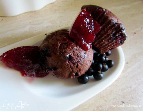 Я подавала с желе из черной смородины :)