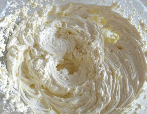 И наконец вуаля - магическим образом крем сгущается и готово!