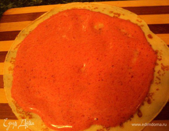 Смазать блинчики ягодным суфле, 