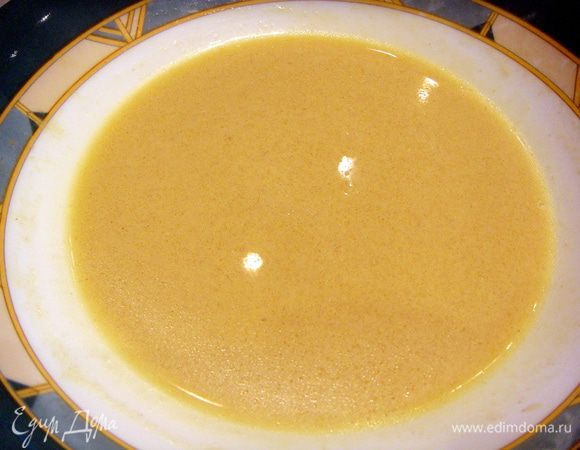 Приготовить маринад:  смешать 2 ст.л. горчицы, сок одного лимона и 2 ст.л. оливкового масла. Слегка взбить венчиком.