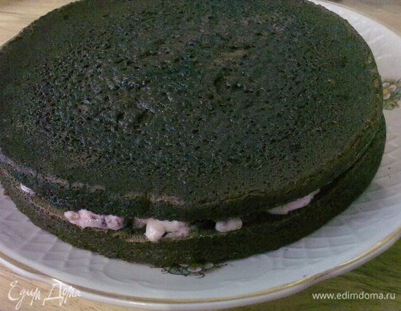 Накрыть вторым коржом. 