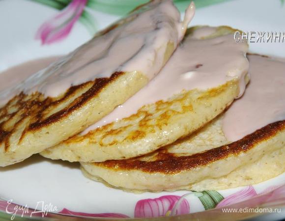 Можно подавать, просто полив соусом.