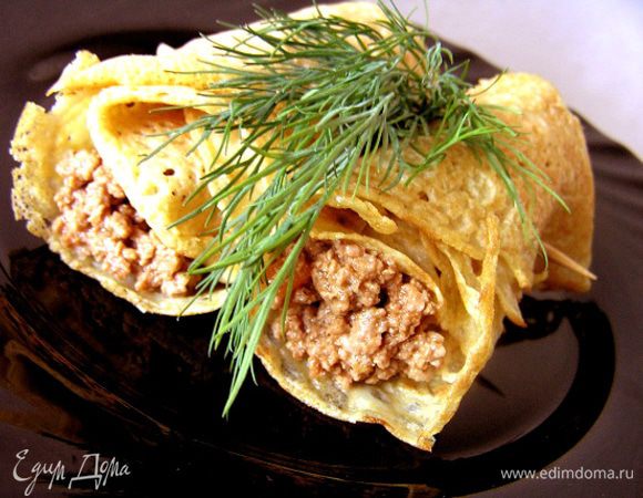 или просто уложить. Украсить веточкой укропа. Приятного аппетита или Bon Appetit! ;))