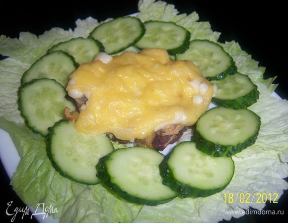 На стол подавать в горячем виде и украшайте на Ваш вкус. Приятного аппетита!!!