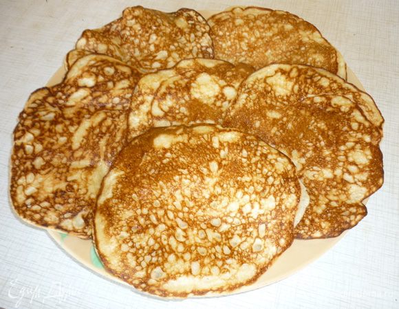 Приятного аппетита!!!К блинам подают мёд,варенье,сметану,сёмгу,икру.