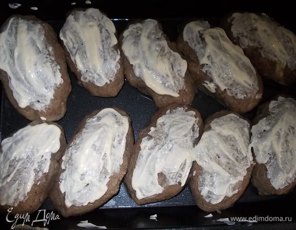 сверху котлеты смазать майонезом